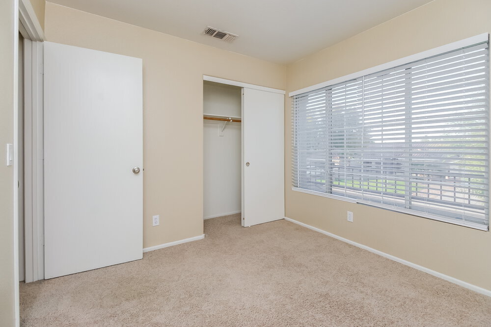 Building Photo - 919 W Juanita Ave