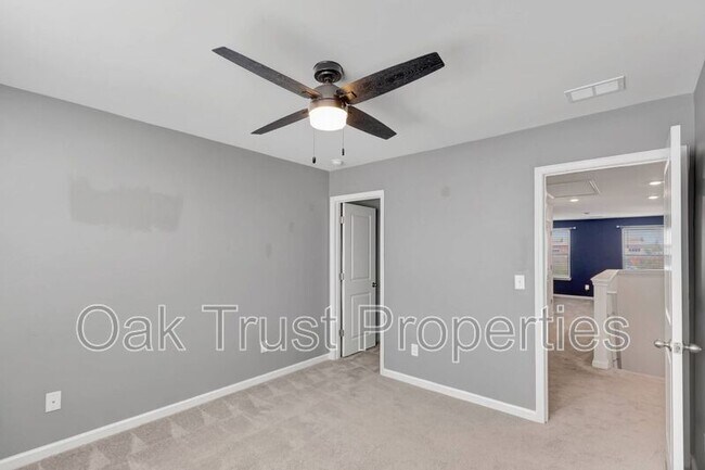 Building Photo - 703 Hilchot Dr