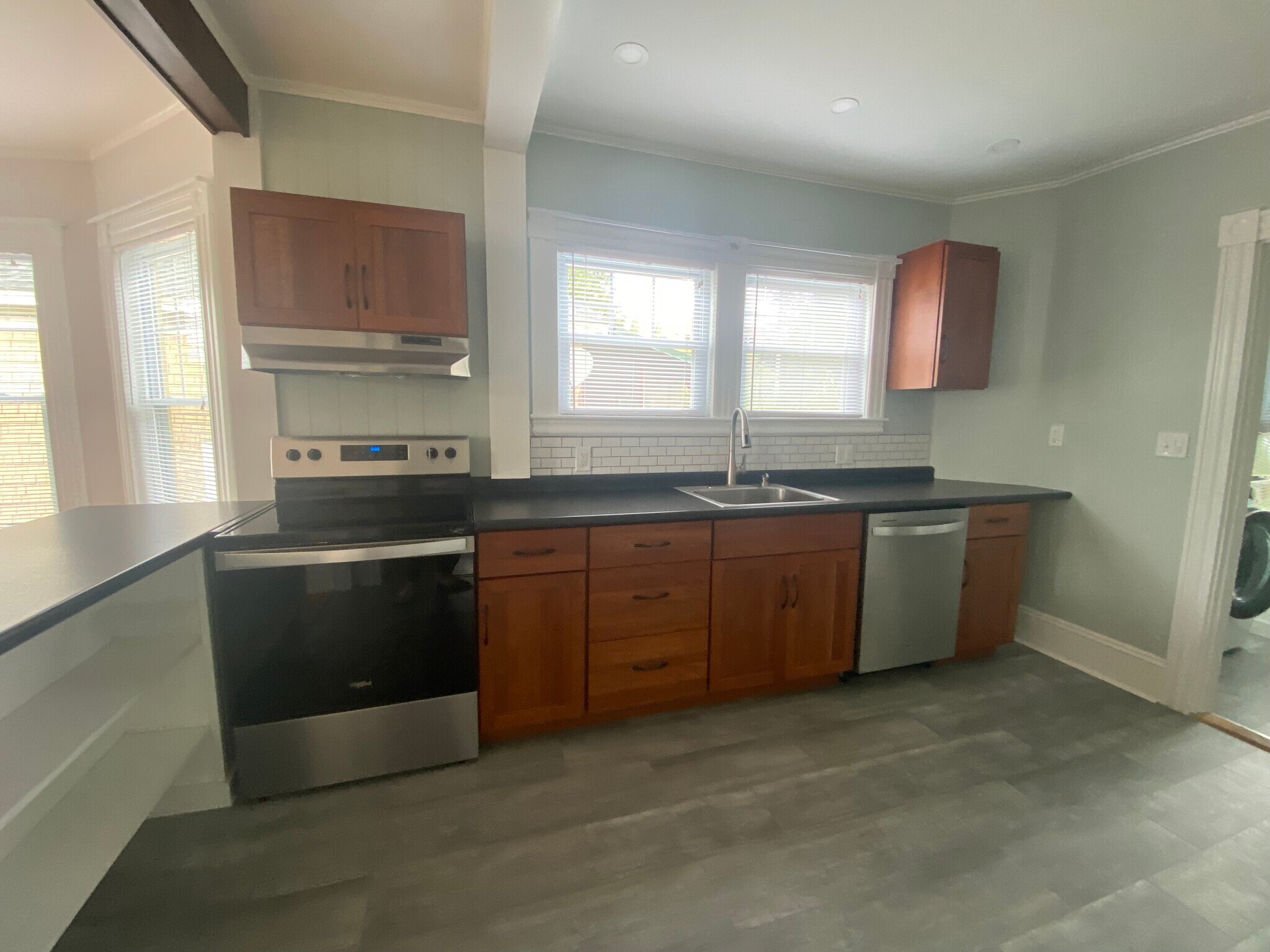 Building Photo - 71 Arsenal St