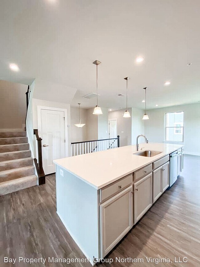 Building Photo - 3 br, 2.5 bath House - 24710 Pantzlaff Far...