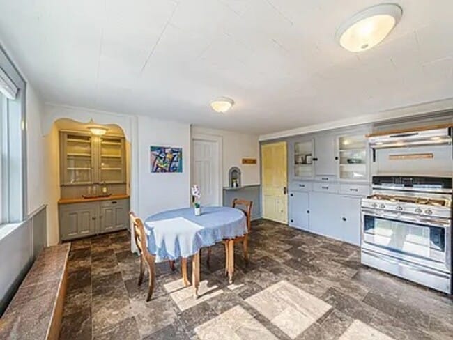 Building Photo - 2 Bed, 1 Bath Single Family Home