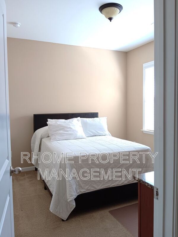 Building Photo - 1145 Parktown Dr SW