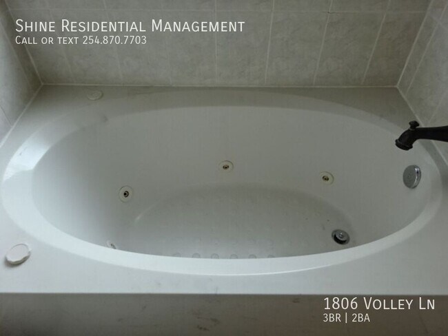 Building Photo - 1806 Volley Ln