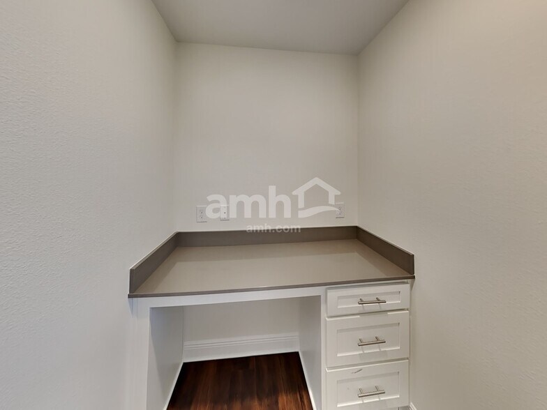 Building Photo - 2720 Ponds Trl