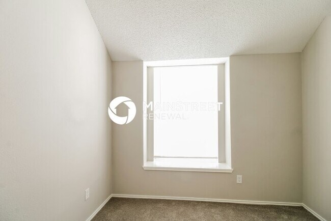 Building Photo - 4 Bedroom Pet-Friendly Home in Missouri City, TX with Main Street Renewal