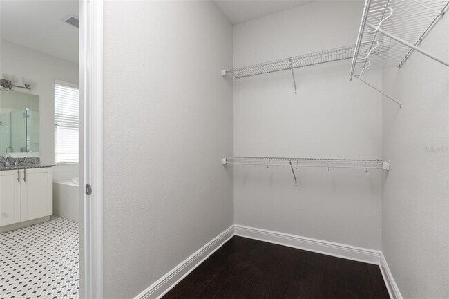 Building Photo - 506 E Robles St