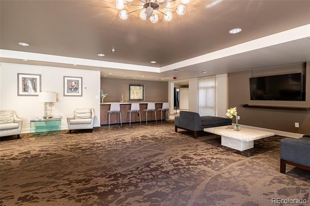 Building Photo - 800 N Pearl St