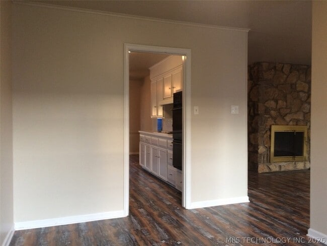 Building Photo - 4912 S Knoxville Pl