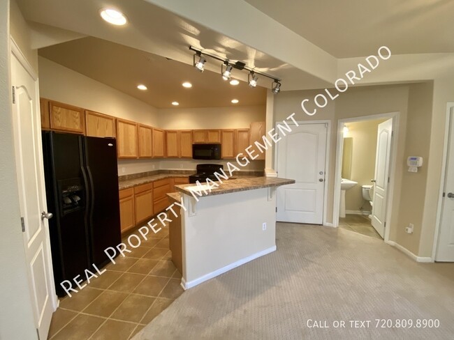 Building Photo - Beautiful Townhome in Aurora