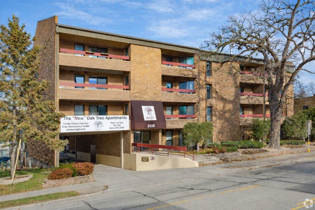 Building Photo - Oak Tree Apartments