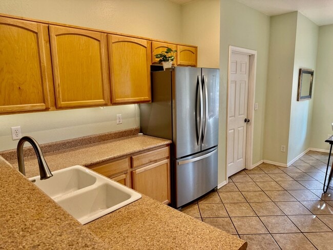 Building Photo - 4809 S Dory Trail