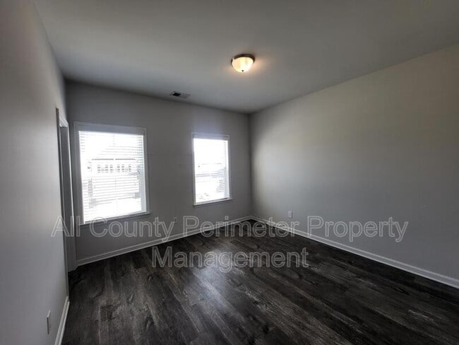 Building Photo - 3328 Fall Branch Ln