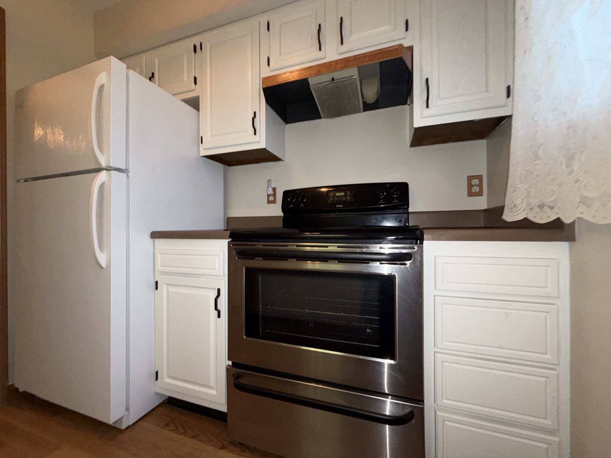 Building Photo - 7850 Betsy Ross Cir