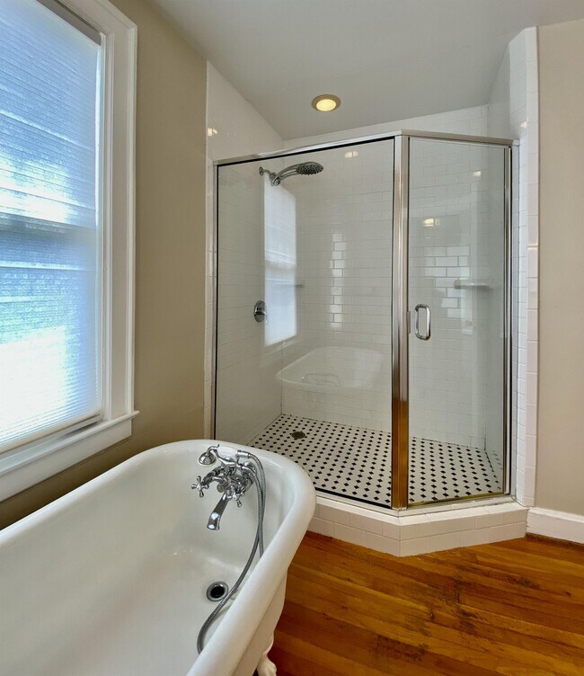 Building Photo - 1105 Virginia Ave