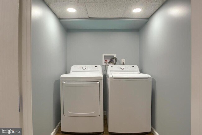 Building Photo - 2400 Linglestown Rd