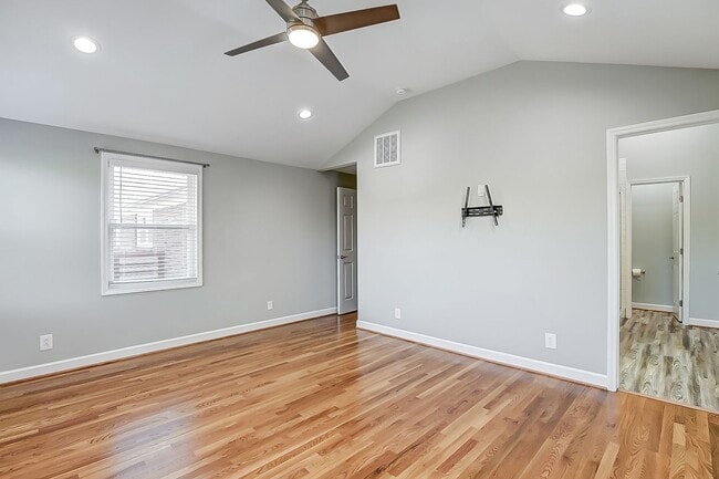 Building Photo - Beautifully Updated 4-Bed, 2.5-Bath Ranch Home in Belmont