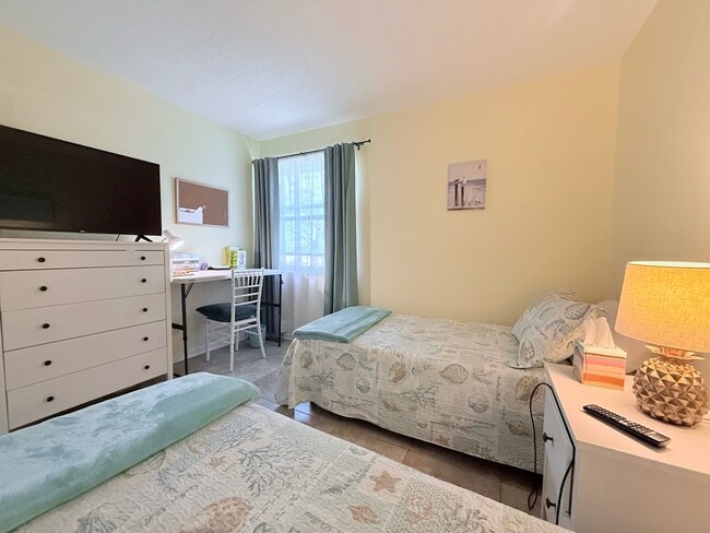 Building Photo - 2 Cartagena Ct