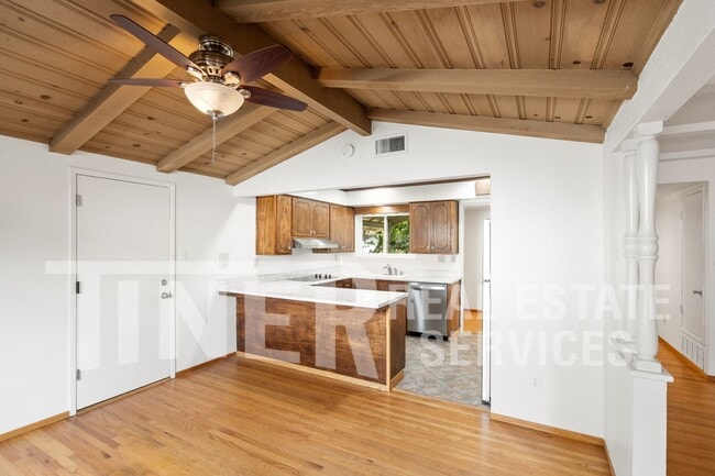 Building Photo - 8665 Everglade Dr