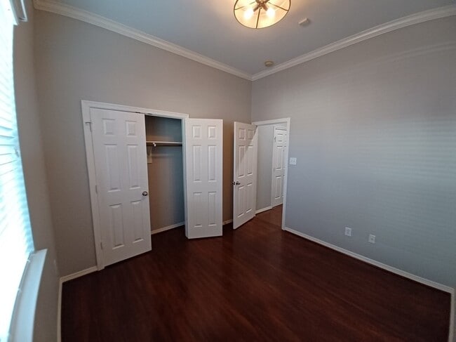 Building Photo - 13401 Indigo Sands Dr