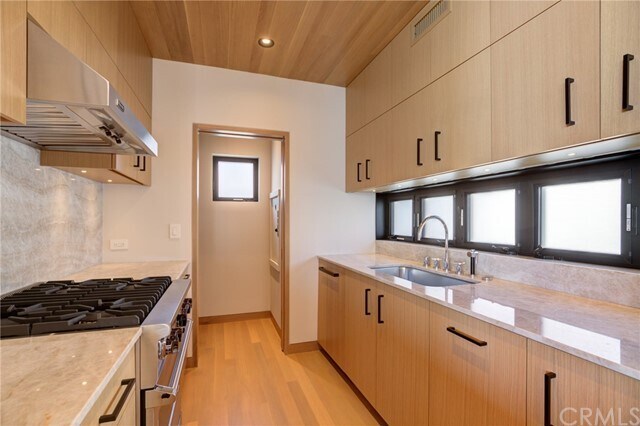 Building Photo - 1612 Ocean Dr