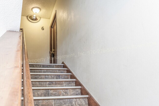 Building Photo - 348 Terri Dr