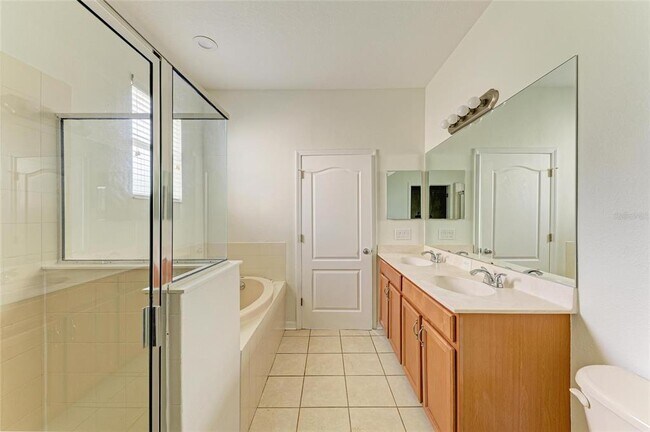 Building Photo - 15121 Searobbin Dr