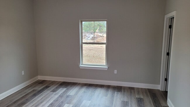 Building Photo - FULLY FURNISHED DUPLEX! 3BED 2BATH! ~ AVAL...