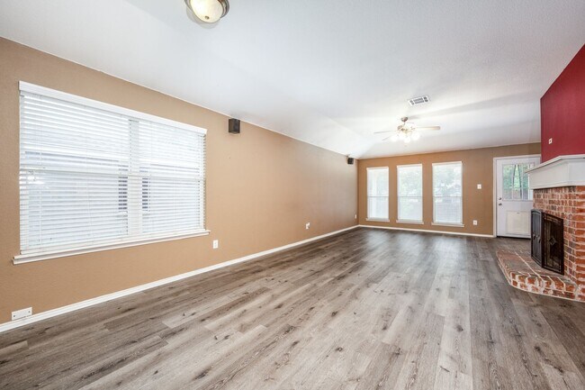 Building Photo - 209 Tripp Trail