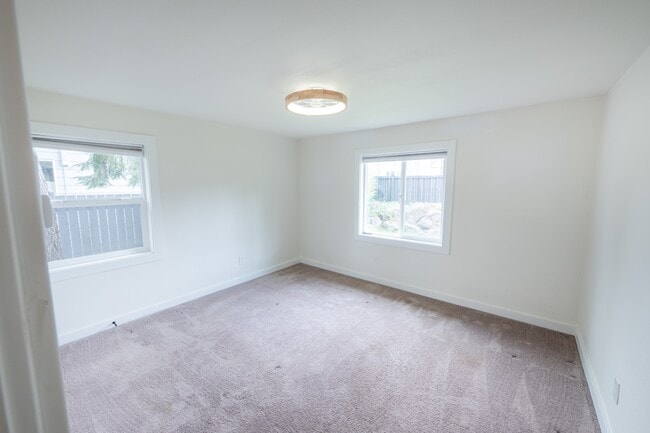 Building Photo - 1413 SW Cambridge St