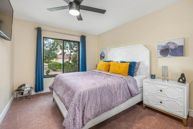 Building Photo - 1289 E Caleta Way