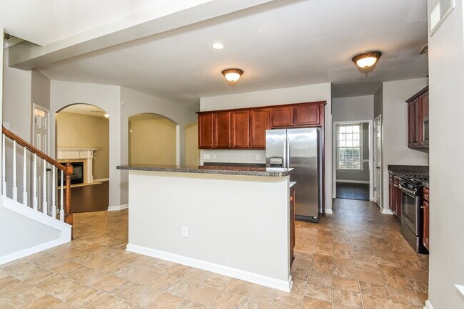 Building Photo - 214 Elmbrook Ln