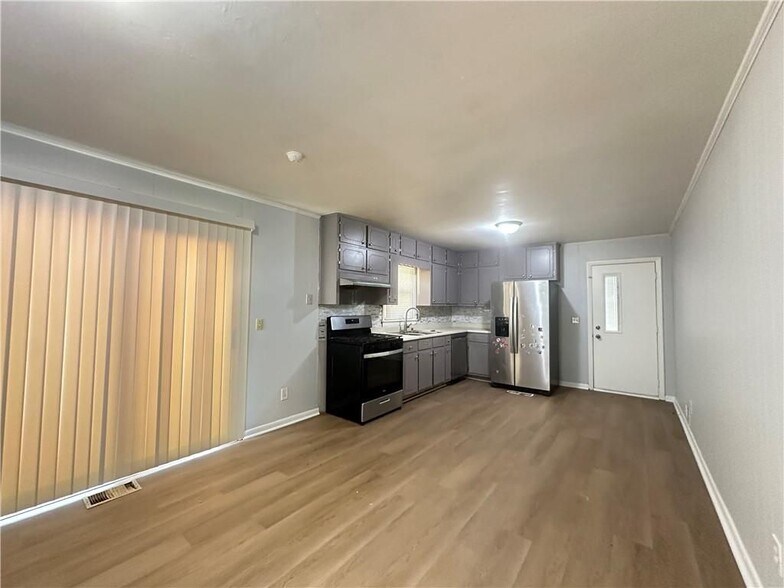 Building Photo - 967 Pine Roc Dr