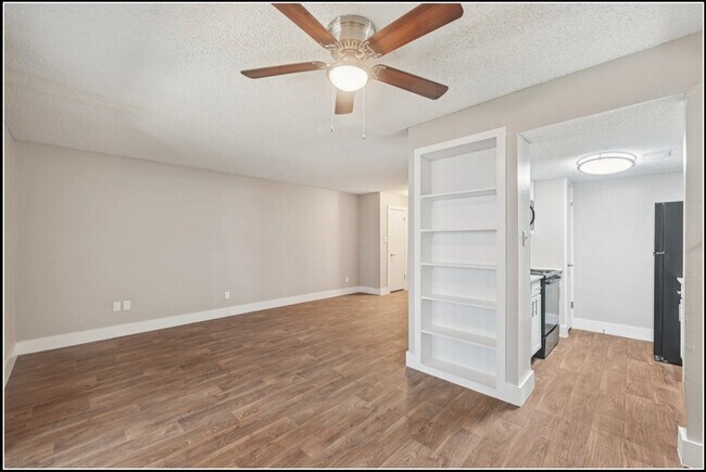 Building Photo - 3900 Investor Dr