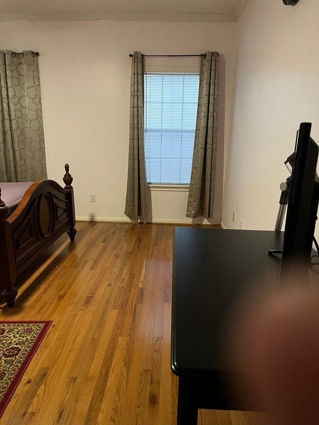 Building Photo - 6855 Bellgreen Dr