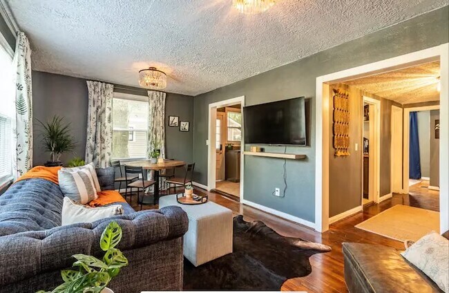 Living room from front entrance - 3126 Post St