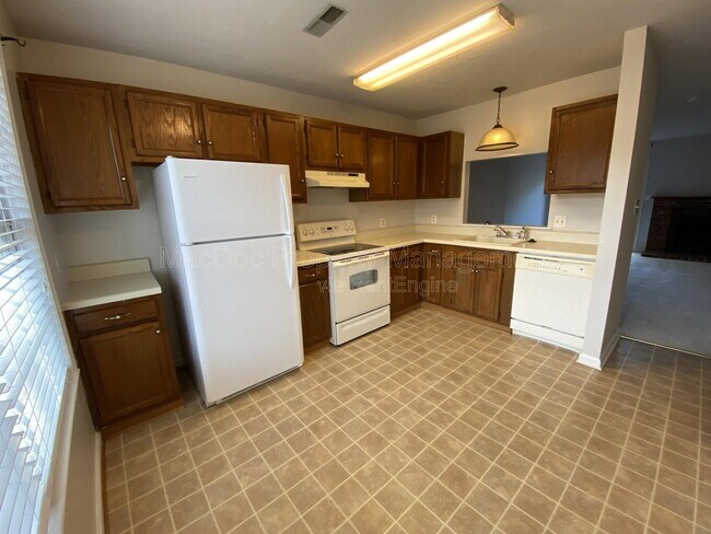 Building Photo - 11185 Kensington Pl
