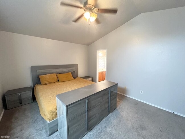 Building Photo - 2 br, 2 bath House - 2501 Windmill Dr