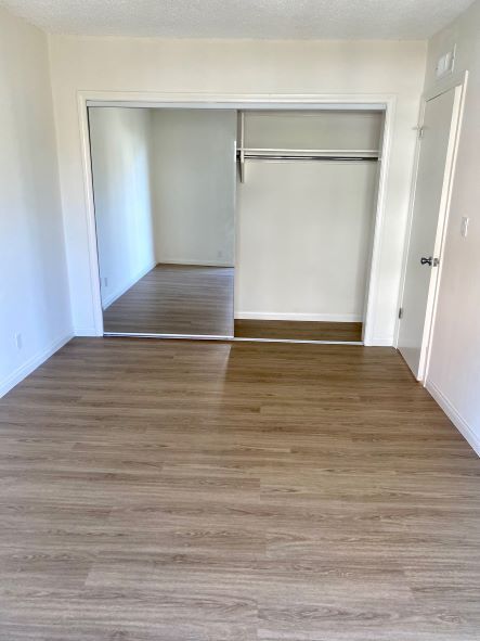 Building Photo - 1140 N Clark St