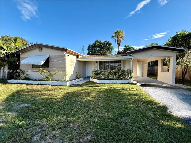 Building Photo - 7654 Indigo St
