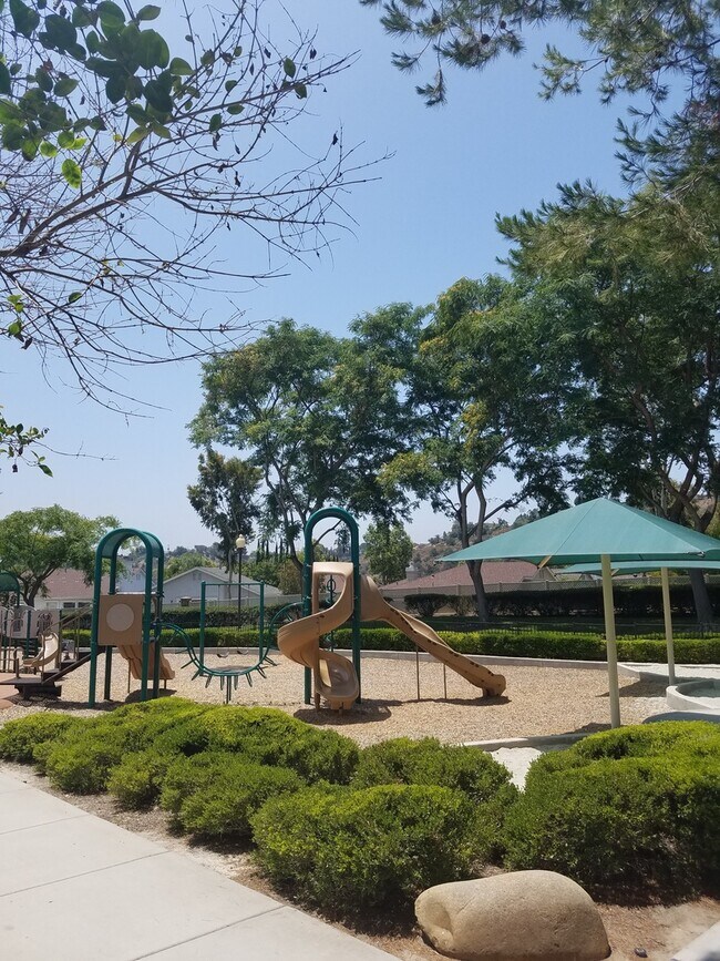 Building Photo - RECENTLY REDUCED!!! Beautiful Home in the Heart of it all. MUST SEE!