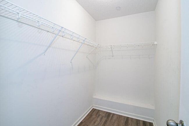 Building Photo - 1640 Golf Club Ln