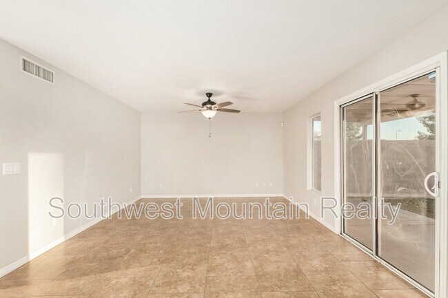 Building Photo - 1523 S Vine St