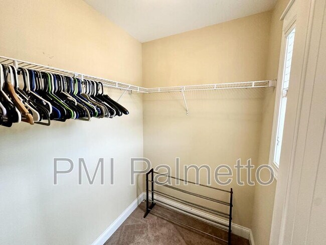 Building Photo - 121 Park Ridge Way
