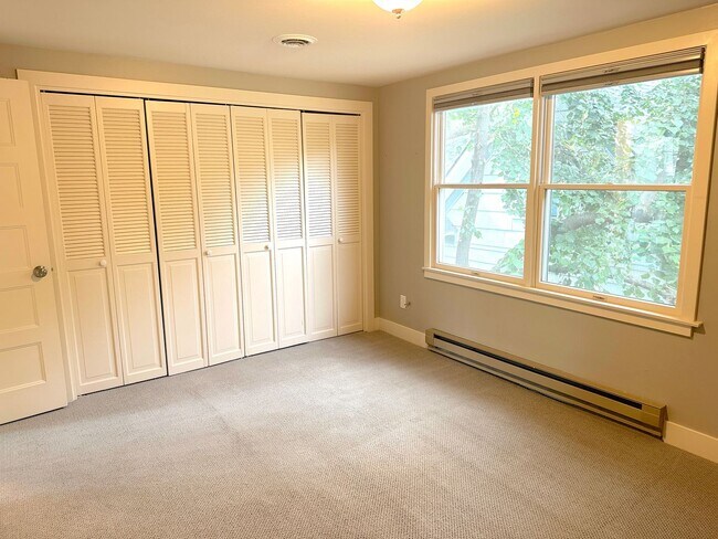Building Photo - Beautiful 4- Bedroom North End Home