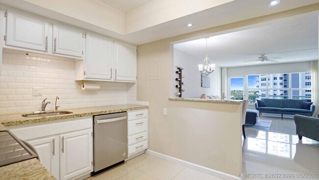 Building Photo - 3550 Galt Ocean Dr