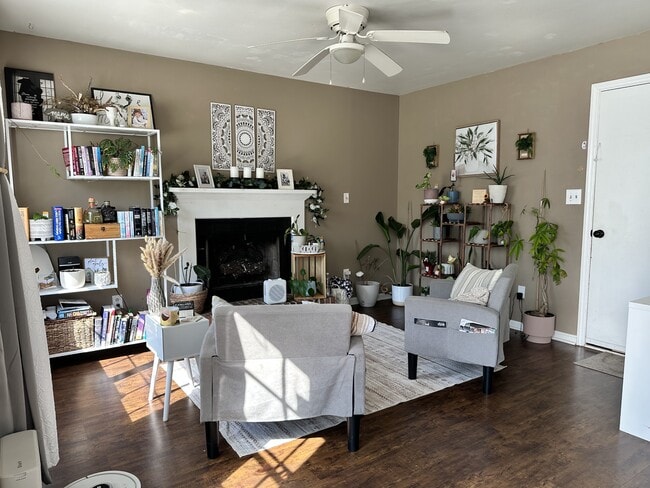 Building Photo - 213 Mahogany Dr