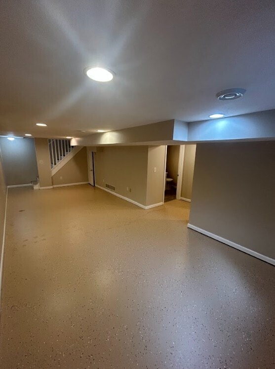 Building Photo - 2245 Pinewood Dr