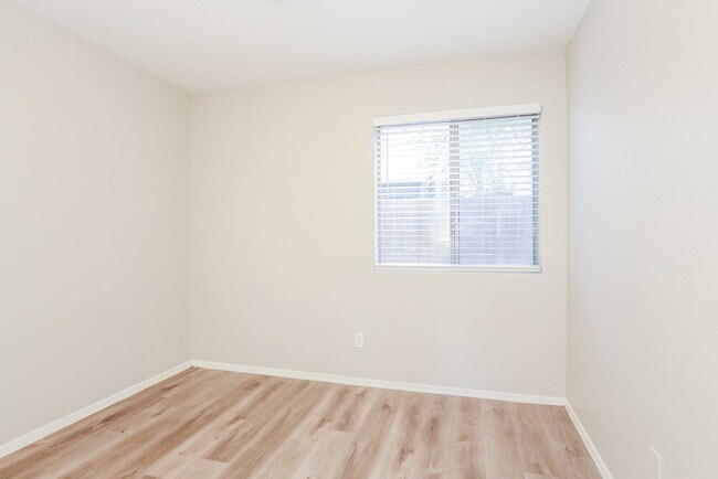 Building Photo - 3626 N 131st Dr