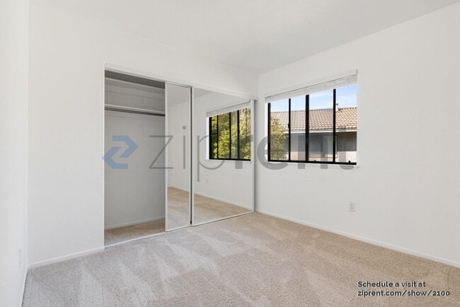 Building Photo - 5429 Cabrillo Sur