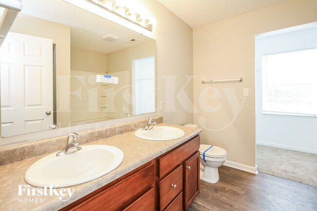Building Photo - 2608 Liatris Dr